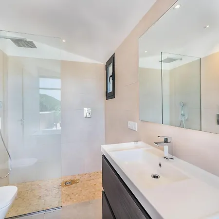 Holiday home 6-guest Stone Haven In Pollensa *